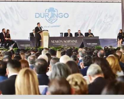 Toño Ochoa toma protesta como alcalde reelecto de Durango y estas personalidades lo acompañaron