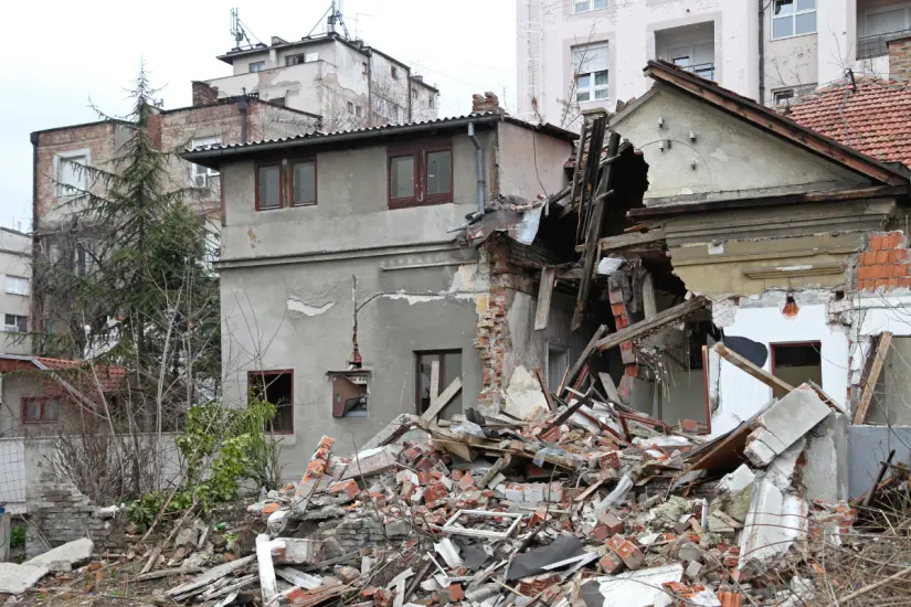 Derrumbe tras un sismo. Foto: Canva