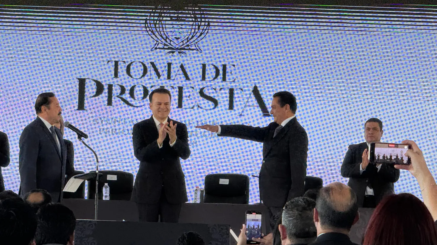 Toño Ochoa rinde protesta como presidente municipal de Durango para el periodo 2025 - 2028