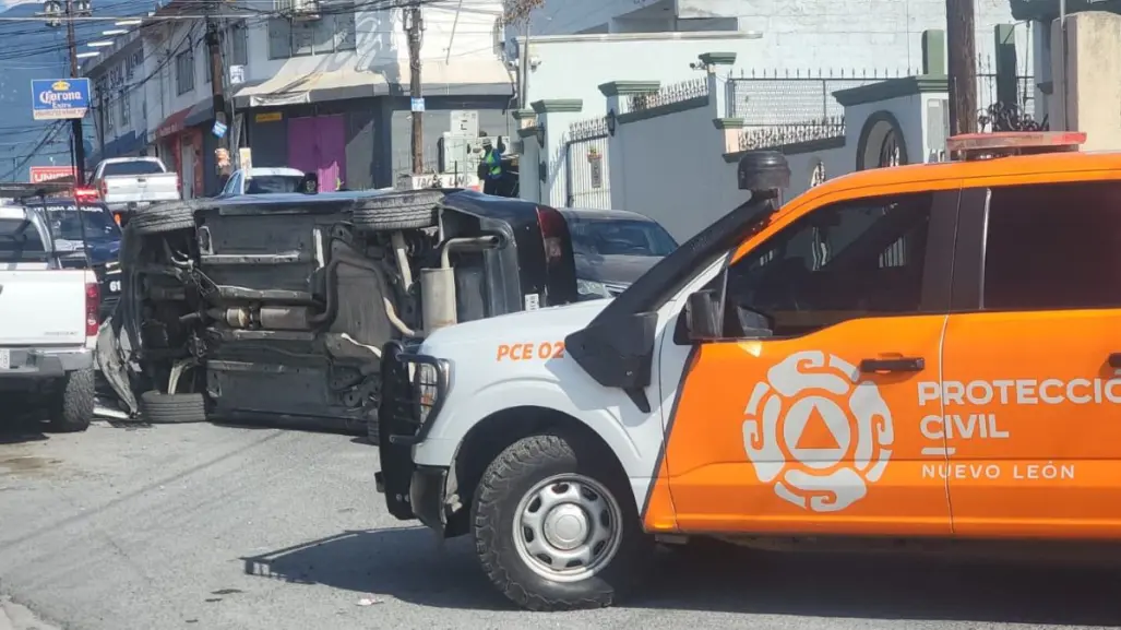 Movilización en Monterrey por accidente vial en la Colonia Independencia