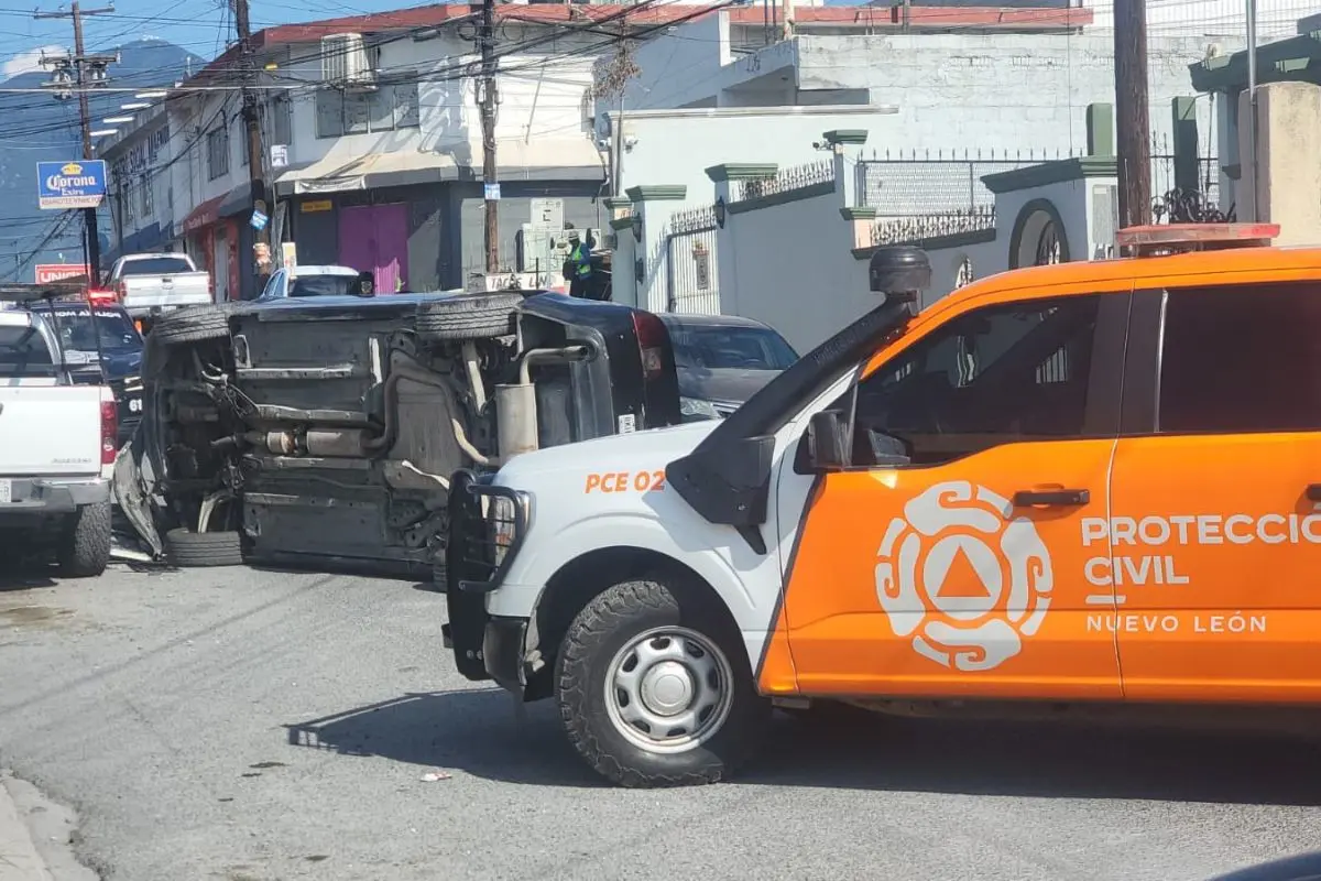 Protección Civil de Nuevo León reportó un accidente vial. Foto: PCNL