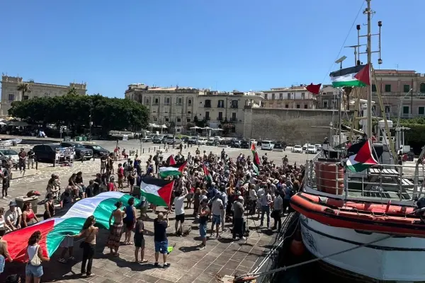 La flotilla humanitaria rumbo a Gaza regresa a Barcelona por el mal tiempo