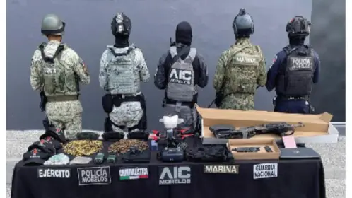 Aseguran armas, vehículos y dron modificado en inmueble de Morelos