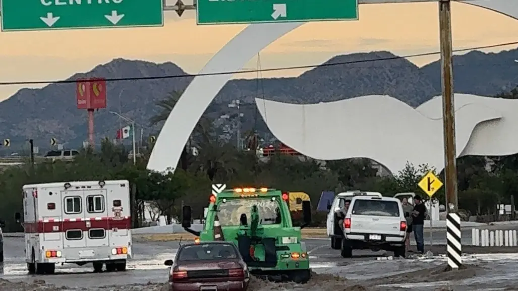 Lluvias en La Paz dejan un muerto y calles cerradas