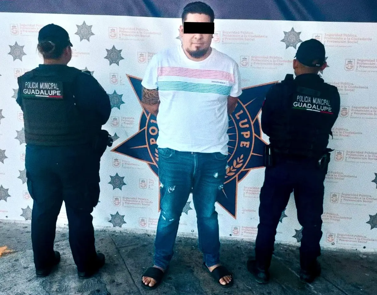 El hecho ocurrió en la Carretera a Reynosa, en la Colonia Santa Cruz, y movilizó rápidamente a los elementos de la Policía de Guadalupe para controlar la situación y garantizar la seguridad de los clientes. Foto: Policía de Guadalupe.
