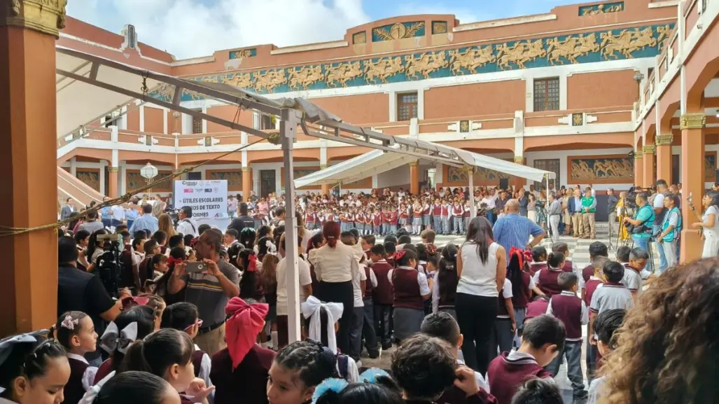 Regresan 580 mil alumnos a clases en Coahuila: así se vivió