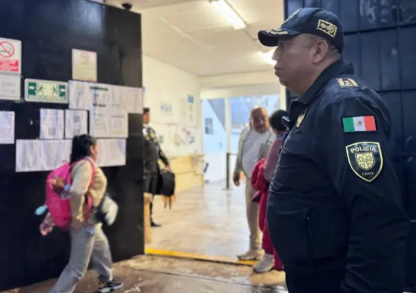 VIDEO | Así el regreso a clases de más de 2 millones de alumnos en CDMX, entre lluvias y caos vial