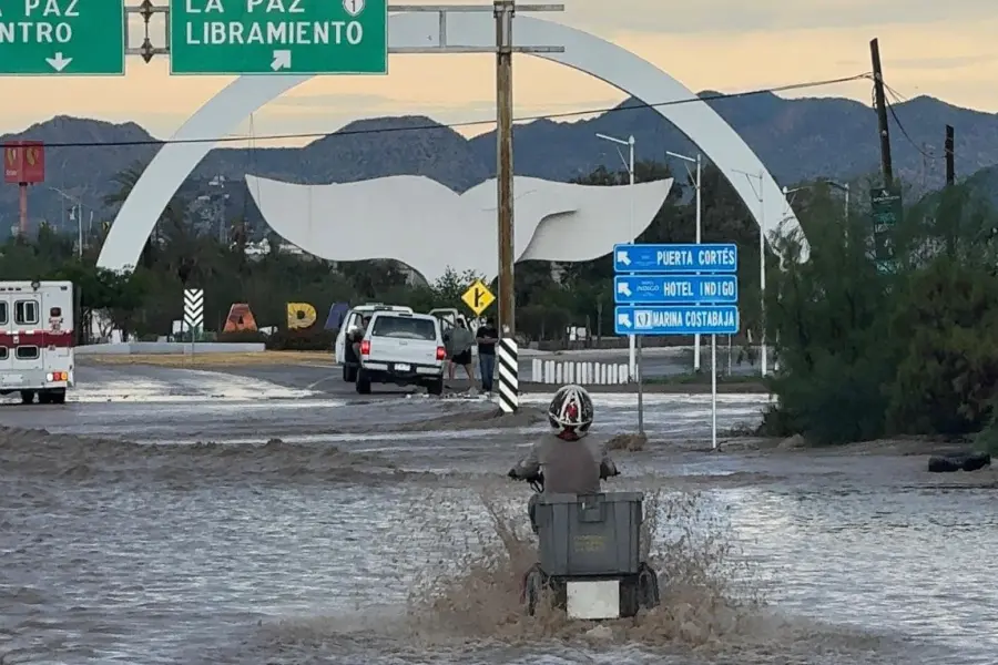 ¡Chusma, chusma! Tormenta tropical Kiko se fortalece y se aleja de Baja California Sur