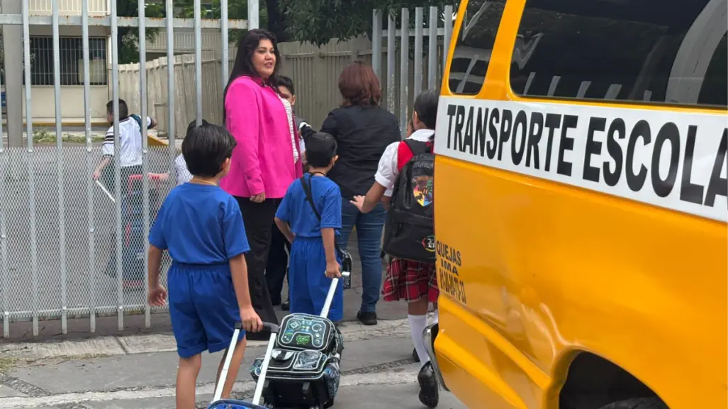 Tráfico, emoción y retos: así fue el regreso a clases en Nuevo León