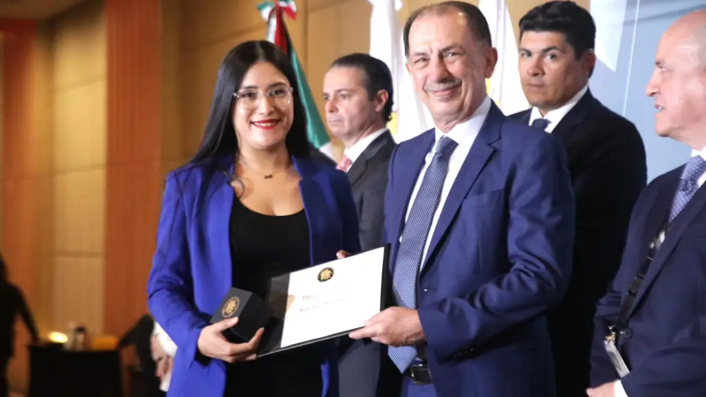 Fiscalía de Nuevo León reconoce a peritos por su labor en favor de la justicia