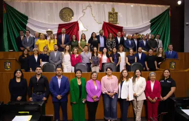 Congreso de Nuevo León entrega reconocimiento al Ballet de Monterrey por su 35 aniversario
