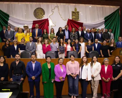 Congreso de Nuevo León entrega reconocimiento al Ballet de Monterrey por su 35 aniversario