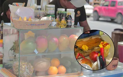 Mangos y cocos preparados en Todos Santos: una explosi&oacute;n de sabor frente a la Misi&oacute;n