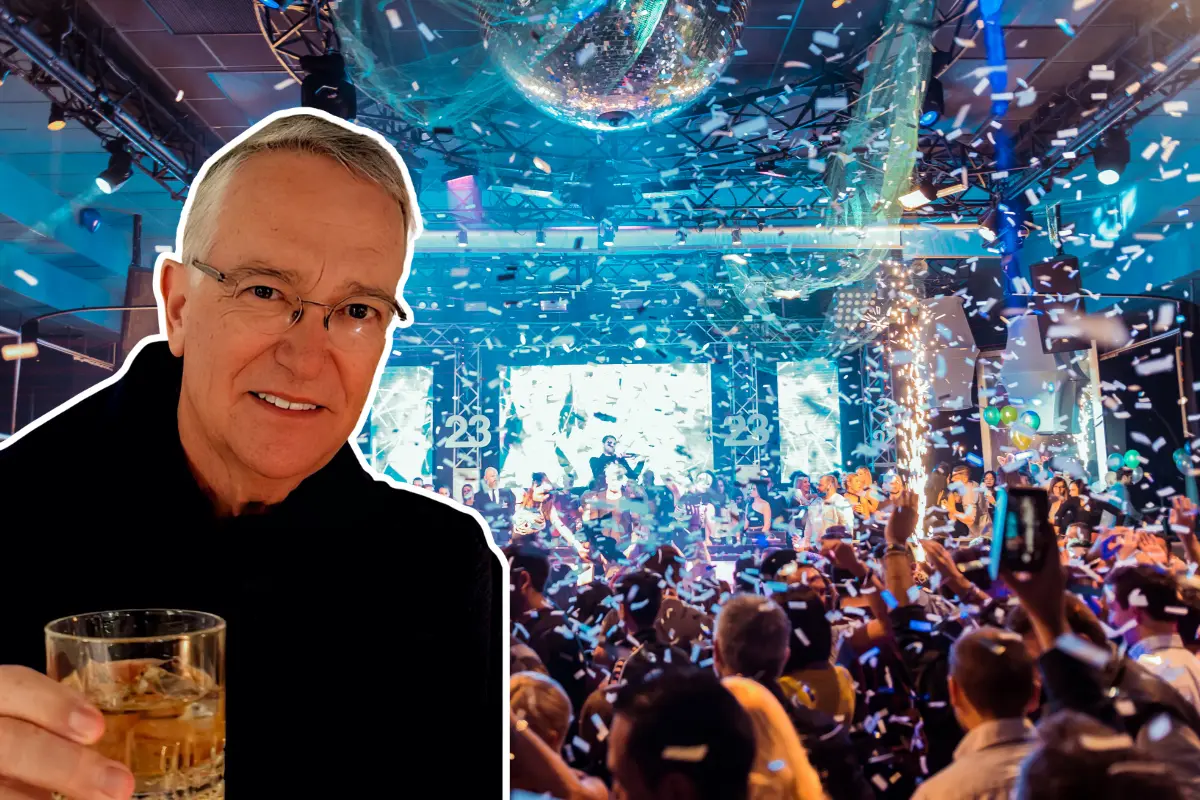 De fondo fiesta, Ricardo Salinas Pliego. Foto: Canva | X @RicardoBSalinas