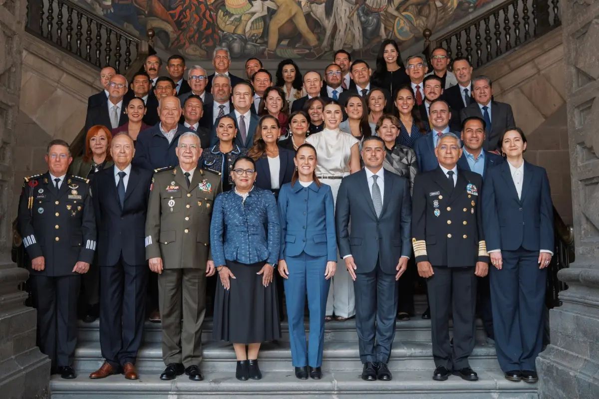 Claudia Sheinbaum junto a gobernadores estatales Foto: X(Twitter) @Claudiashein