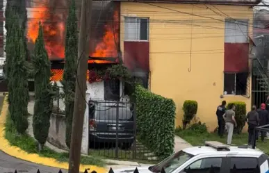 VIDEO | Explosión en Atizapán provoca incendio en vivienda de Villas de la Hacienda