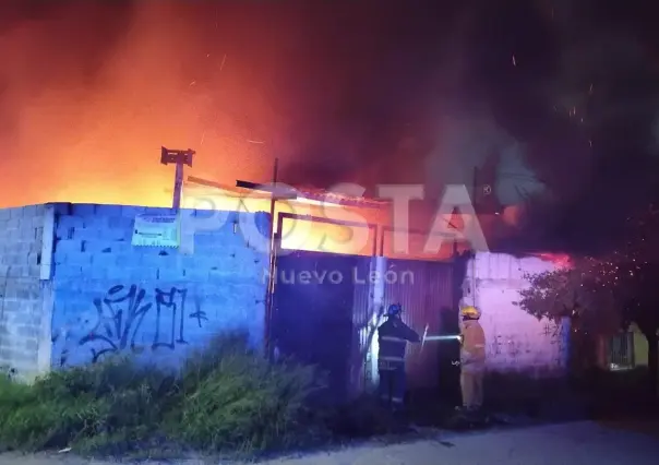 VIDEO | Fuerte incendio en taller de Guadalupe alerta a vecinos y autoridades