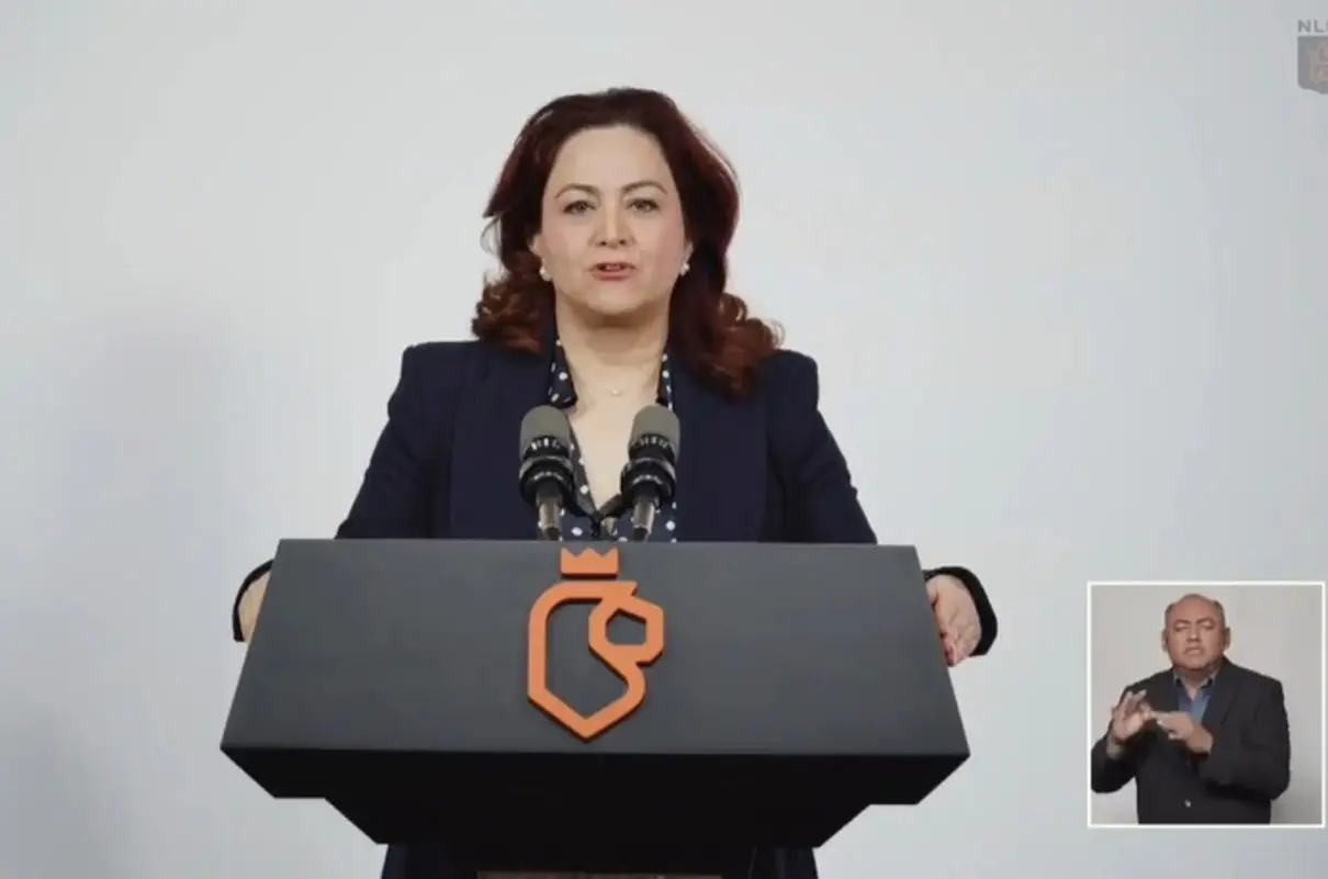 En el Nuevo León Informa, Mariela Saldívar, jefa de la Oficina Ejecutiva de Nuevo León, presentó el portal del NLínea. Foto: Gobierno de Nuevo León.
