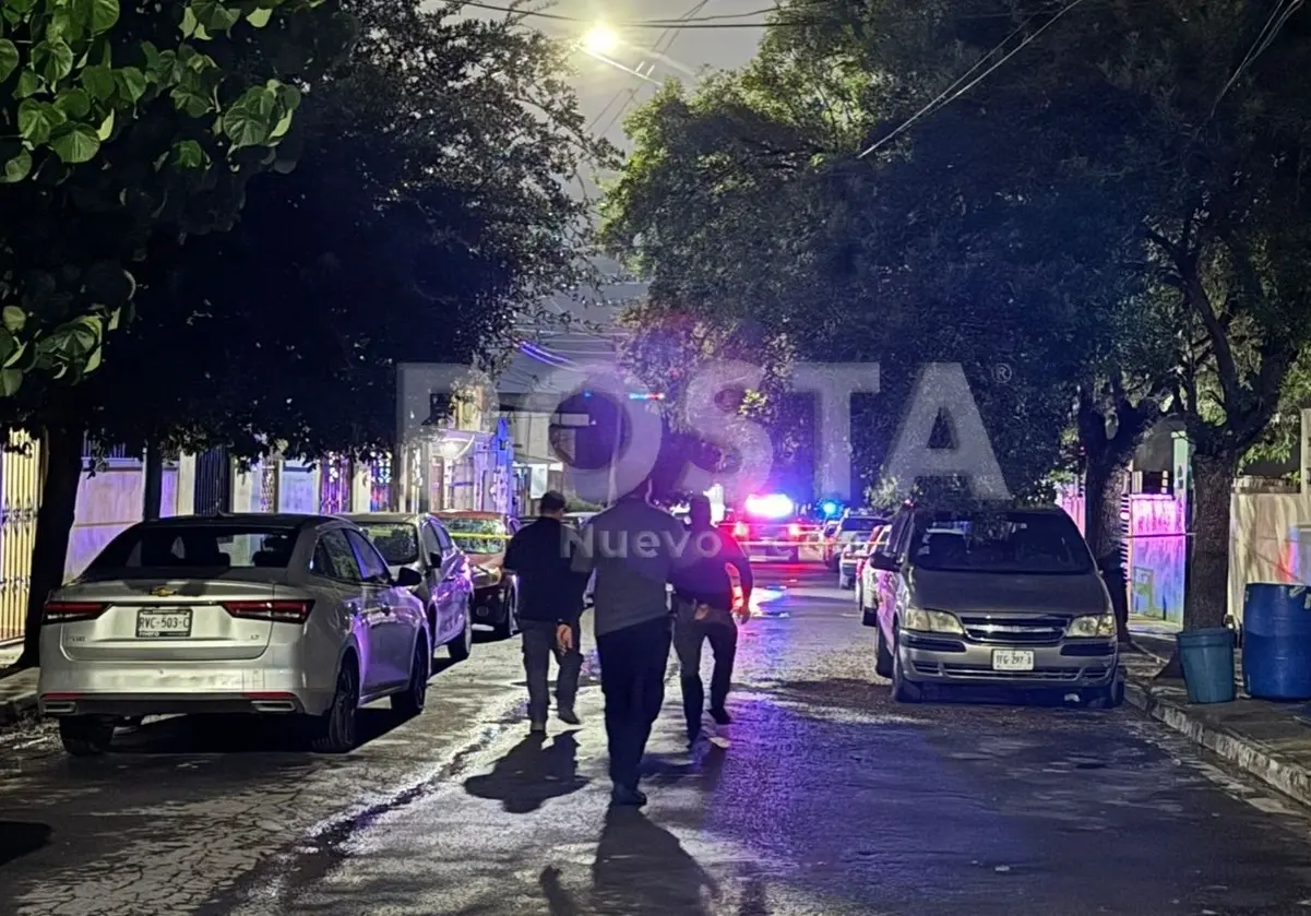 El área fue asegurada de inmediato por elementos de la policía local, mientras agentes ministeriales iniciaban las investigaciones para esclarecer el caso. Foto: POSTA.