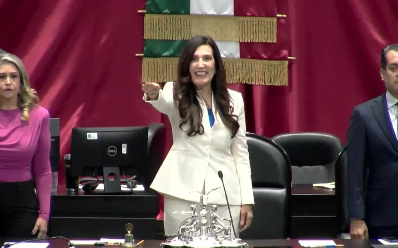 Kenia López Rabadán ante pleno de la Cámara de Diputados. Captura de pantalla: YouTube(Cámara de Diputados)