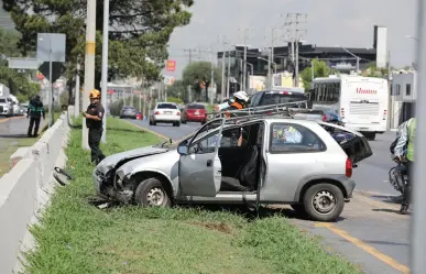 Volcadura deja un lesionado en la carretera Nacional en Monterrey