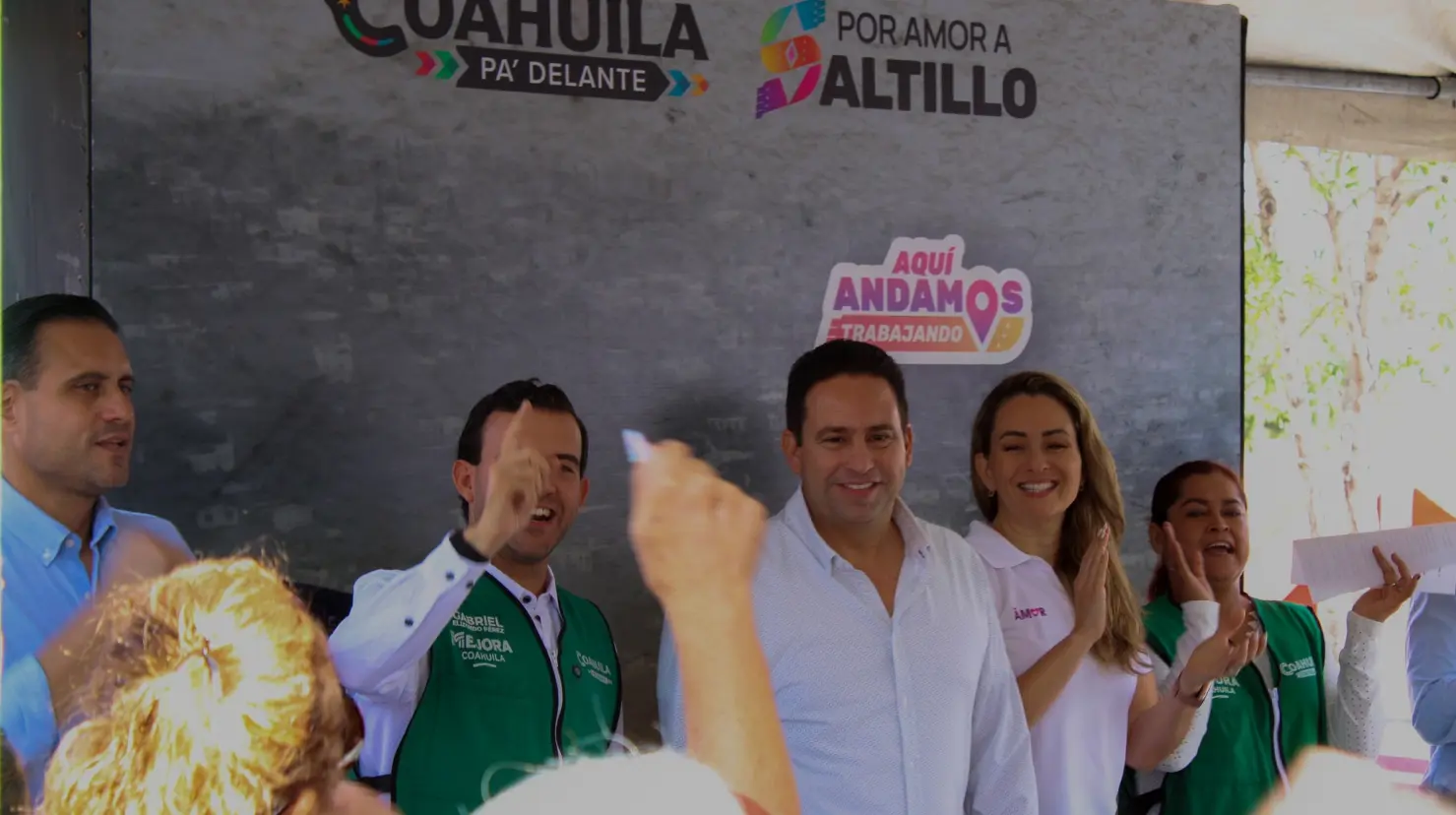 El alcalde Javier Díaz en el arranque de la obra. (Fotografía: Javier Díaz)