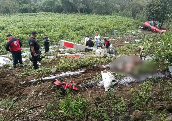 FOTOS | Helicóptero se desploma en Edomex; se reportan dos personas muertas