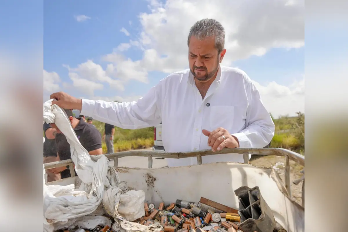 Expertos advierten que una sola pila puede contaminar entre 167 mil y 600 mil litros de agua debido a metales pesados./Gobierno Municipal de Ramos Arizpe