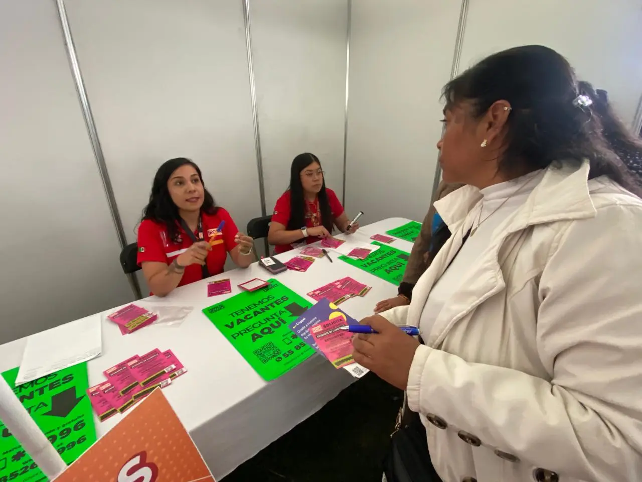 Las vacantes abarcaron desde promotores de campo hasta técnicos y jefes de seguridad. Imagen: Alberto Dzib.