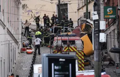 VIDEO l Un tranvía eléctrico en Lisboa se descarrilla y deja varios muertos
