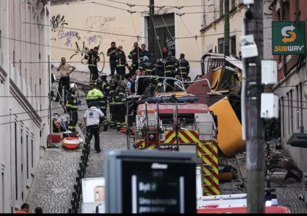 VIDEO l Un tranvía eléctrico en Lisboa se descarrilla y deja varios muertos