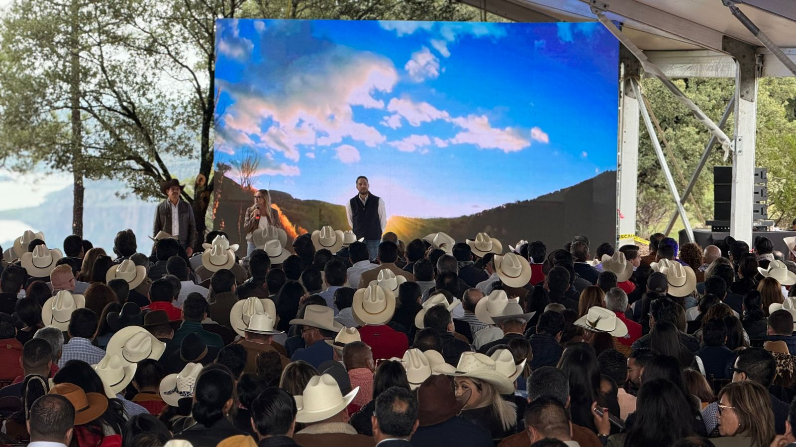 Titulares de las secretarías en Durango exponen sus resultados en tres años de gobierno.