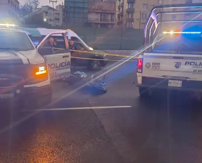 Muere policía auxiliar de CDMX tras derrapar su motocicleta en Viaducto