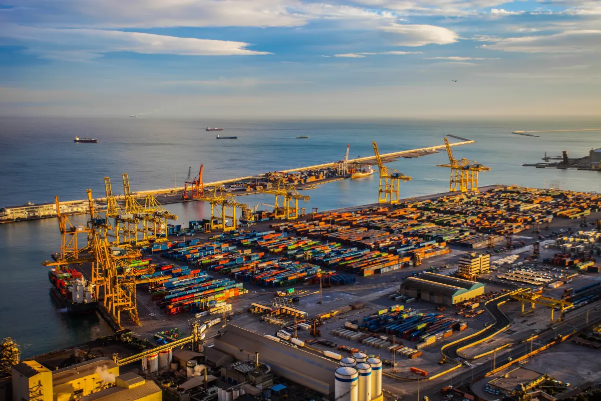 La plataforma digital Puerto Inteligente Seguro (PIS), clave en la operación del Puerto de Altamira, fue puesta en mantenimiento hasta las 12:00 horas de hoy. Foto: CANVA