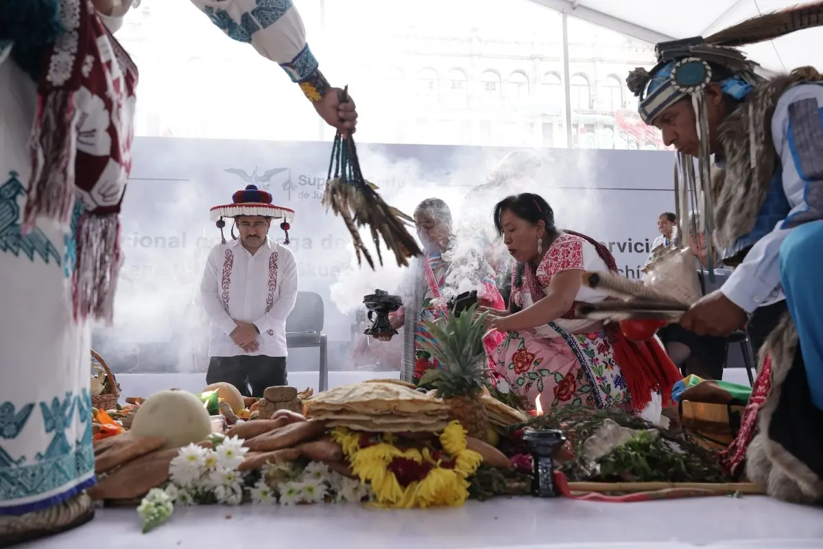 Ritual de entrega de bastón de mando a ministros de la Suprema Corte Foto: X(Twitter) @HugoAguilarOrti