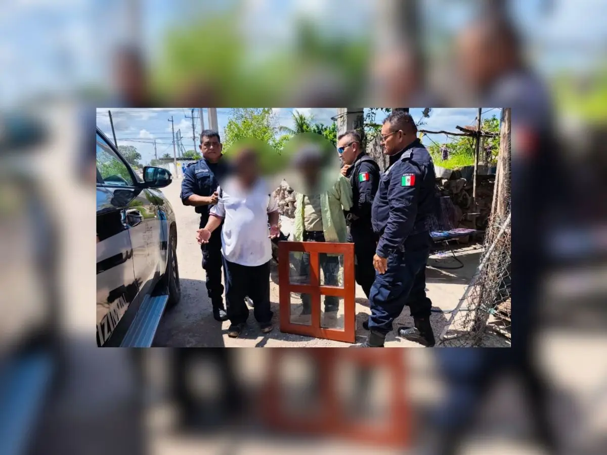 2 personas fueron detenidas en Tizimín por robar ventanas de madera y además por presentar altos niveles de ebriedad.- Fuente GBI Noticias Yucatán