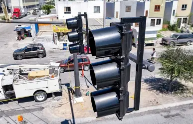 Arranca instalación de semáforos en Salinas Victoria para reforzar seguridad vial