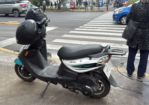 Accidente en Eje Central: madre y sus hijos son atropellados al viajar sin casco en motoneta