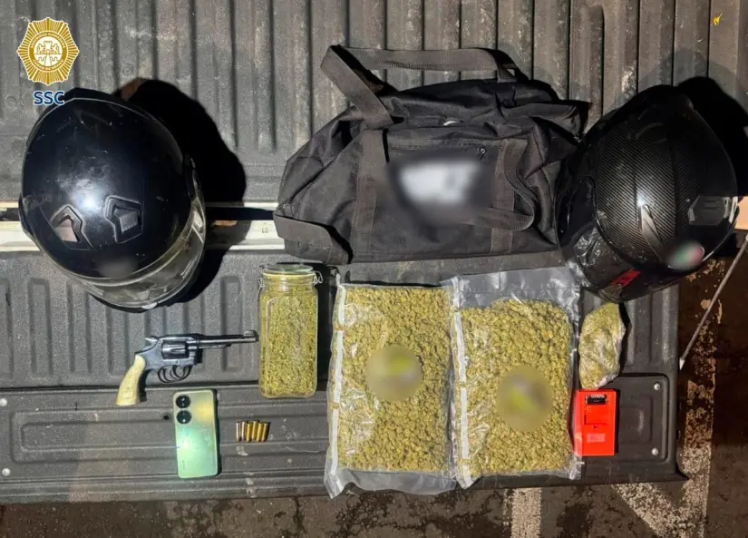 Aseguraron droga y arma. Foto: SSC CDMX