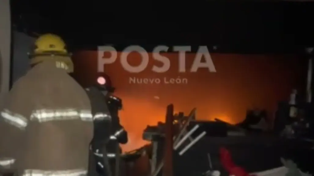 VIDEO | Bomberos controlan incendio en casa de la colonia Playa, Guadalupe