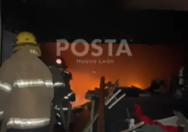 VIDEO | Bomberos controlan incendio en casa de la colonia Playa, Guadalupe