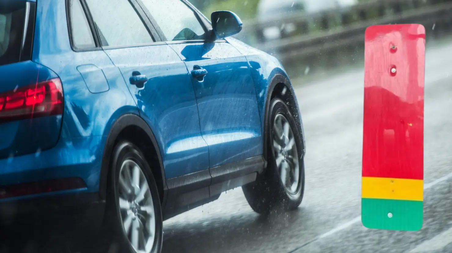 Los semáforos pluviales sirven para prevenir accidentes durante las lluvias. (Fotografía: Canva)