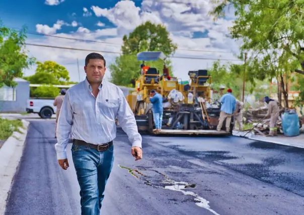 Raúl Cantú lidera la modernización de calles en Salinas Victoria