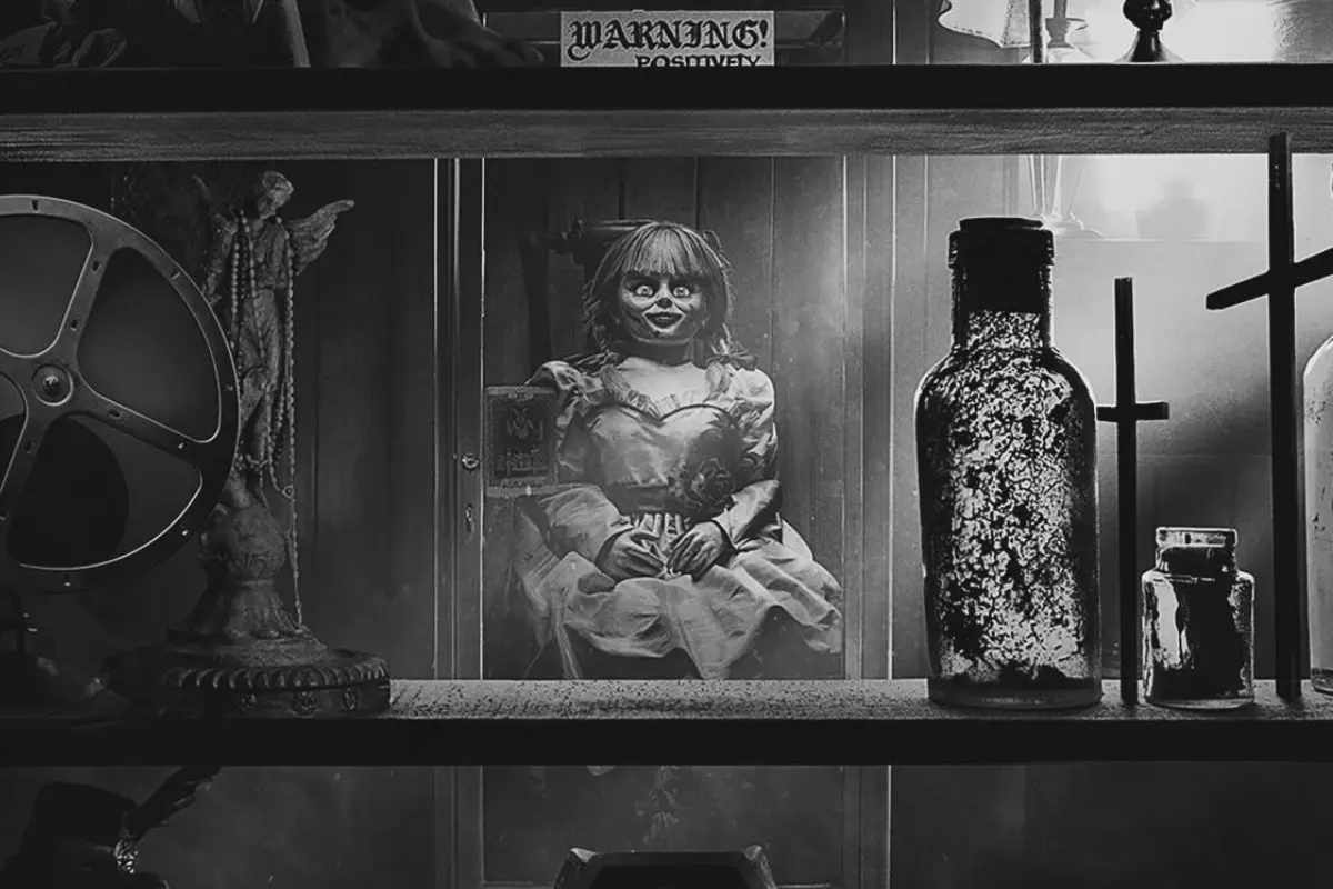 El Conjuro: Últimos Ritos fue promocionada como el final de la saga de terror. FOTO: CANVA/Warner Bros.