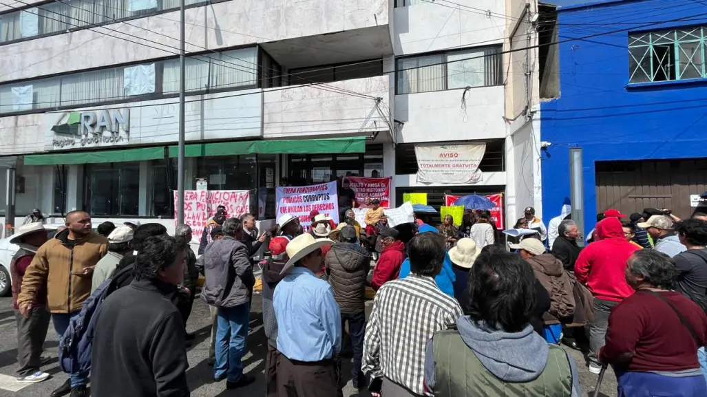 Protestan comuneros de Huixquilucan en Toluca: exigen solución a conflicto agrario