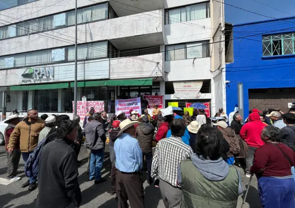 Protestan comuneros de Huixquilucan en Toluca: exigen solución a conflicto agrario