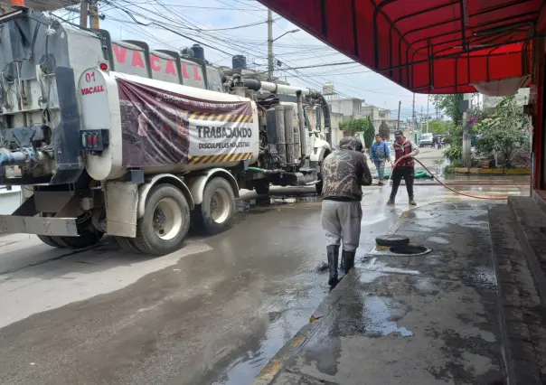 Lluvias intensas paralizan calles y Metro en la zona oriente del Estado de México
