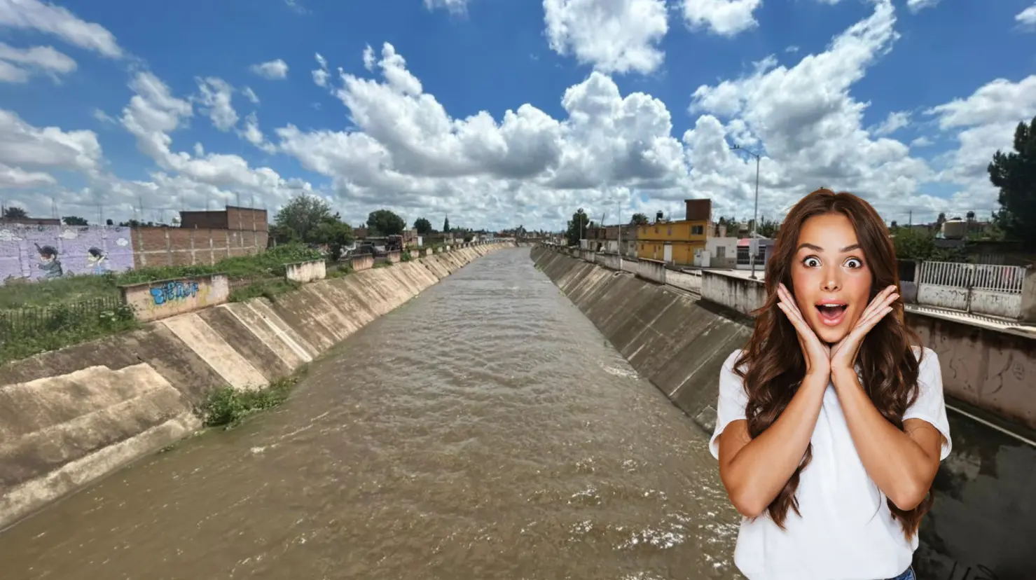 Tras lluvias registradas en la capital de Durango, canales de riego que cruzan la ciudad lucieron llenos. Foto: Alejadro Ávila.