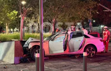Choque en avenida Garza Sada deja a mujer lesionada