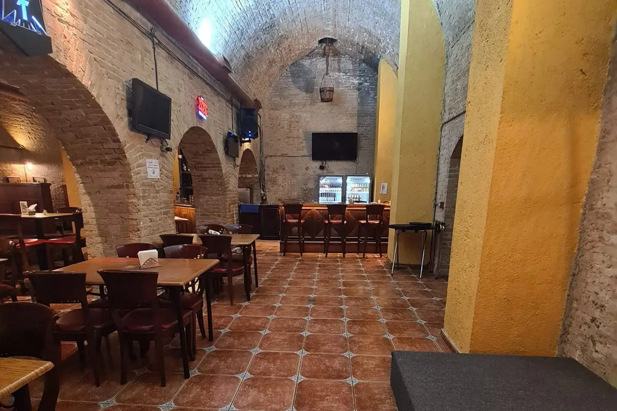 Conoce y disfruta de un buen ambiente en este restaurante-bar subterráneo en Reynosa | Foto: El Aljibe